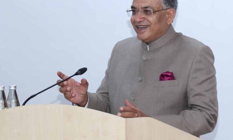 मतदान-केंद्रों-पर-मतदाताओं-के-लिए-मोबाइल-जमा-करने-की-सुविधा-प्रदान-करेगा-निर्वाचन-आयोग