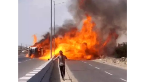 राजस्थान: जालोर में एथेनॉल टैंकर पलटा, ड्राइवर जलकर मरा