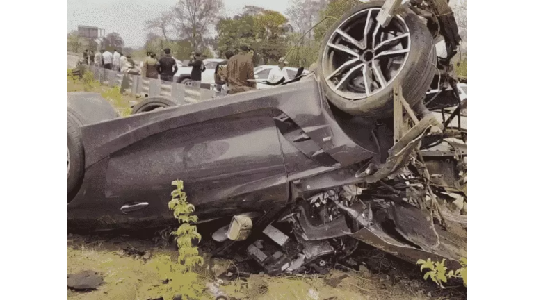 ठाणे: बदलापुर एक्सप्रेसवे पर BMW की भयंकर दुर्घटना, 2 युवकों की मौत
