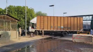 ट्रक ने वन विभाग की चौकी में मारी टक्कर, वनरक्षक गंभीर घायल