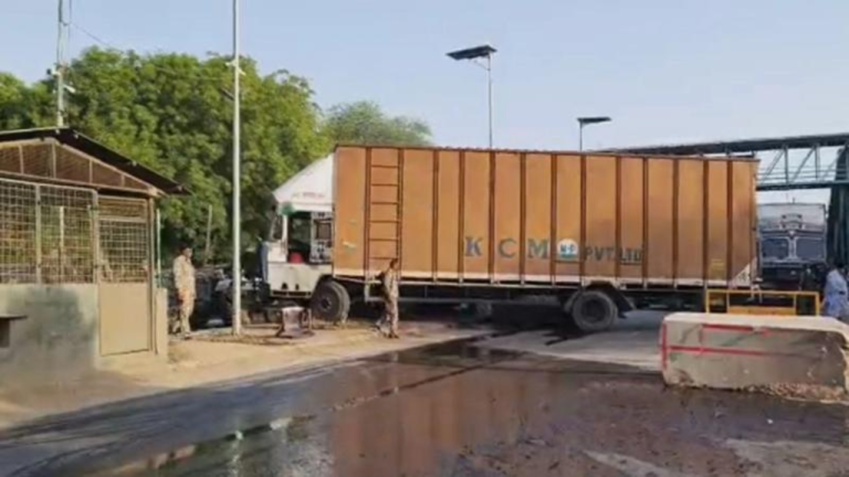 ट्रक ने वन विभाग की चौकी में मारी टक्कर, वनरक्षक गंभीर घायल