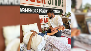 जंतर मंतर पर सोनम वांगचुक का अनशन जारी, वजन घटकर 8.5 किलो