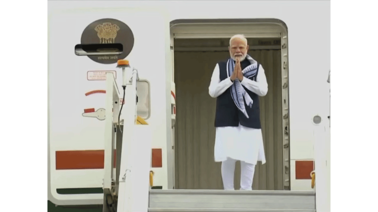 पीएम मोदी इंडोनेशिया रवाना, प्रंबनन मंदिर जाएंगे, ब्रह्मोस डील संभव