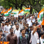 झारखंड विधानसभा घेराव: छात्रों ने वाटर कैनन में डांस किया, देवेंद्रनाथ भी शामिल