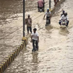 मानसून अपडेट: भोपाल में स्कूल बंद, यूपी में गंगा हाईवे तक पहुंची
