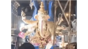 मुंबई में गणेश प्रतिमा गिरने से 2 की मौत, 5 घायल
