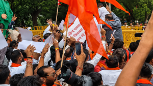 भोपाल में राम मंदिर विवाद को लेकर विश्व हिंदू परिषद और बजरंग दल का विरोध प्रदर्शन