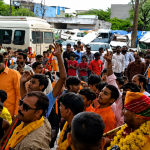 इंदौर: भगवान भोलेनाथ पर कथित आपत्तिजनक टिप्पणी को लेकर कांवड़ियों का विरोध प्रदर्शन