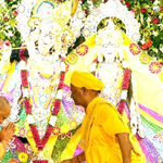 मथुरा में जन्माष्टमी का महाउत्सव: लाखों भक्तों का सैलाब, योगी का संदेश- आस्था मिटाने वाले खुद मिट्टी में मिल गए