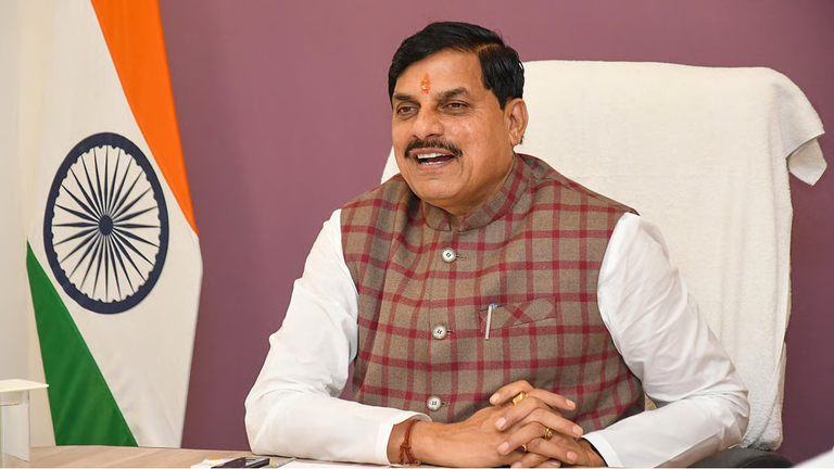 70% अंक और स्कूल टॉपर जरूरी: MP के मेधावी छात्रों को मिला 1.20 लाख तक का तोहफा