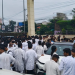 भोपाल में इंटर्न डॉक्टर फिर सड़क पर बैठे,  सरकारी अस्पतालों में ओपीडी ठप