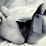 ग्रेटर नोएडा का दर्दनाक मामला: पति-पत्नी संग तीन मासूम बच्चों की लाशें बिस्तर पर मिलीं 