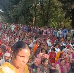 भोपाल में महिलाओं का गुस्सा फूटा: शिवराज के घर के बाहर घंटों बैठी रहीं रसोइया बहनें