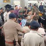 भोपाल: करवा चौथ पर सड़क पर लेटकर प्रदर्शन, पुलिस ने महिला अभ्यर्थियों को घसीटा