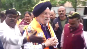 भोपाल में हरदीप पुरी का नामांकन: गुरुद्वारा-करुणाधाम के बाद विधानसभा पहुंचे
