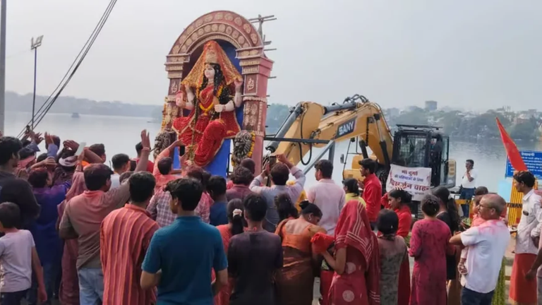 आज भोपाल में दुर्गा माता का विदाई जुलूस: रात 8 बजे से कई प्रमुख मार्ग बंद