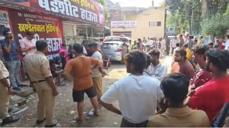 बैरागढ़ में गुस्से का तूफान: मासूम की हत्या पर थाने में घुस पड़ी भीड़, बोली- आरोपी हमें सौंपो