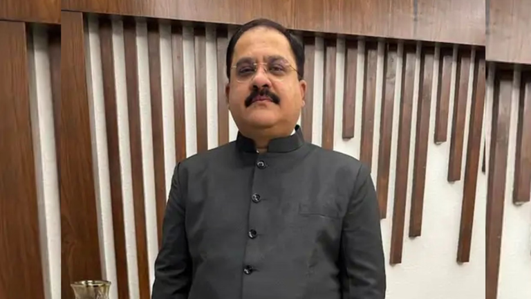 भोपाल में शराब घोटाला: डिप्टी सीएम के OSD पर एक करोड़ रिश्वत का आरोप  